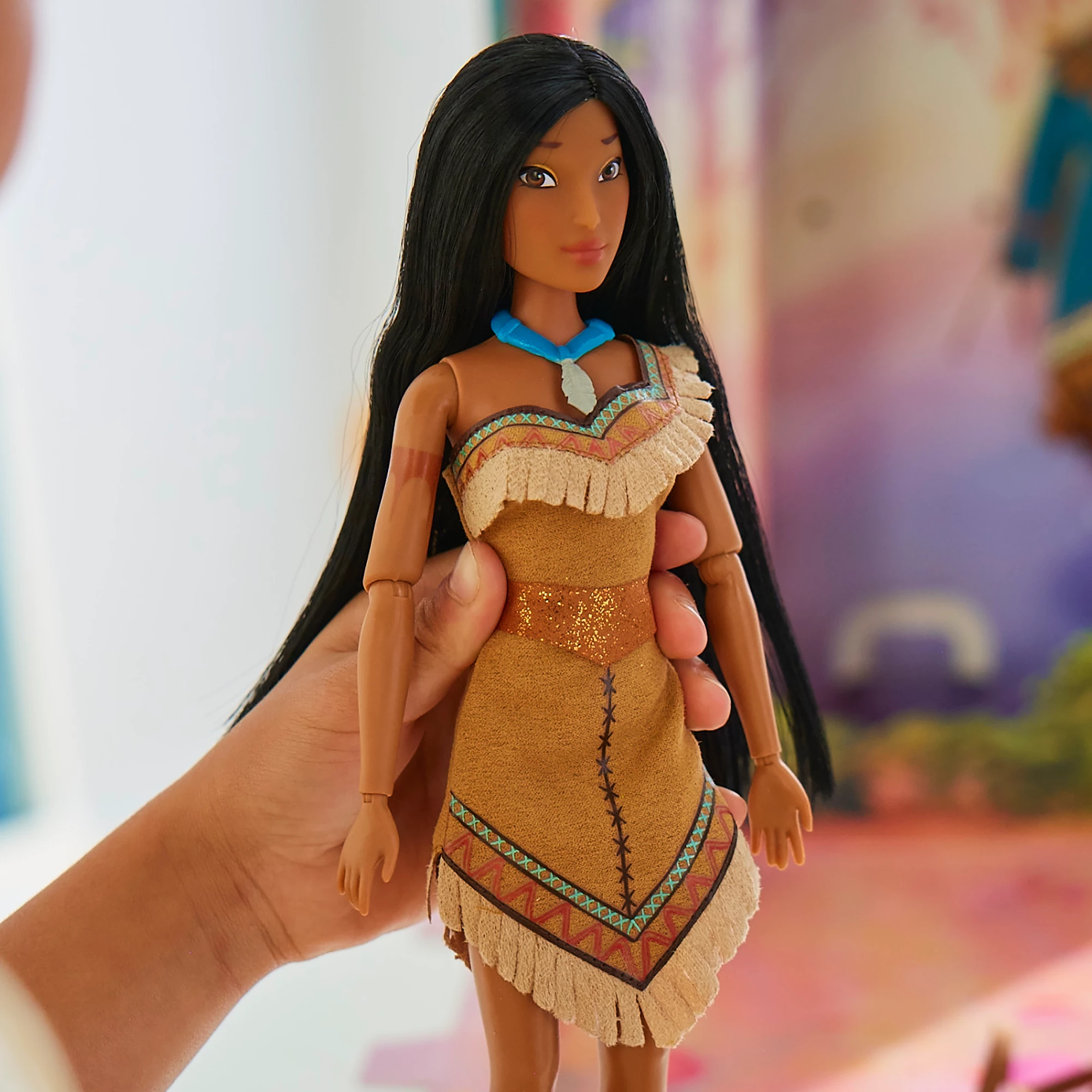 Лялька Покахонтас з набором додаткового одягу Disney Story Doll - Зображення 8
